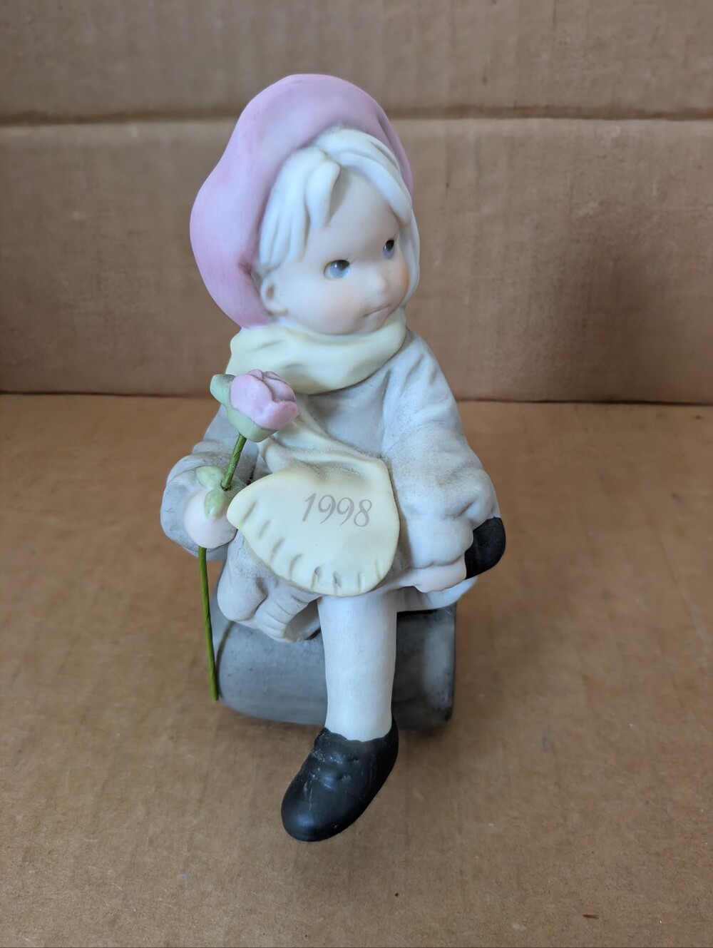 Alaska Momma 1998 Pink and White Figurine Decorative Home Accent 376043